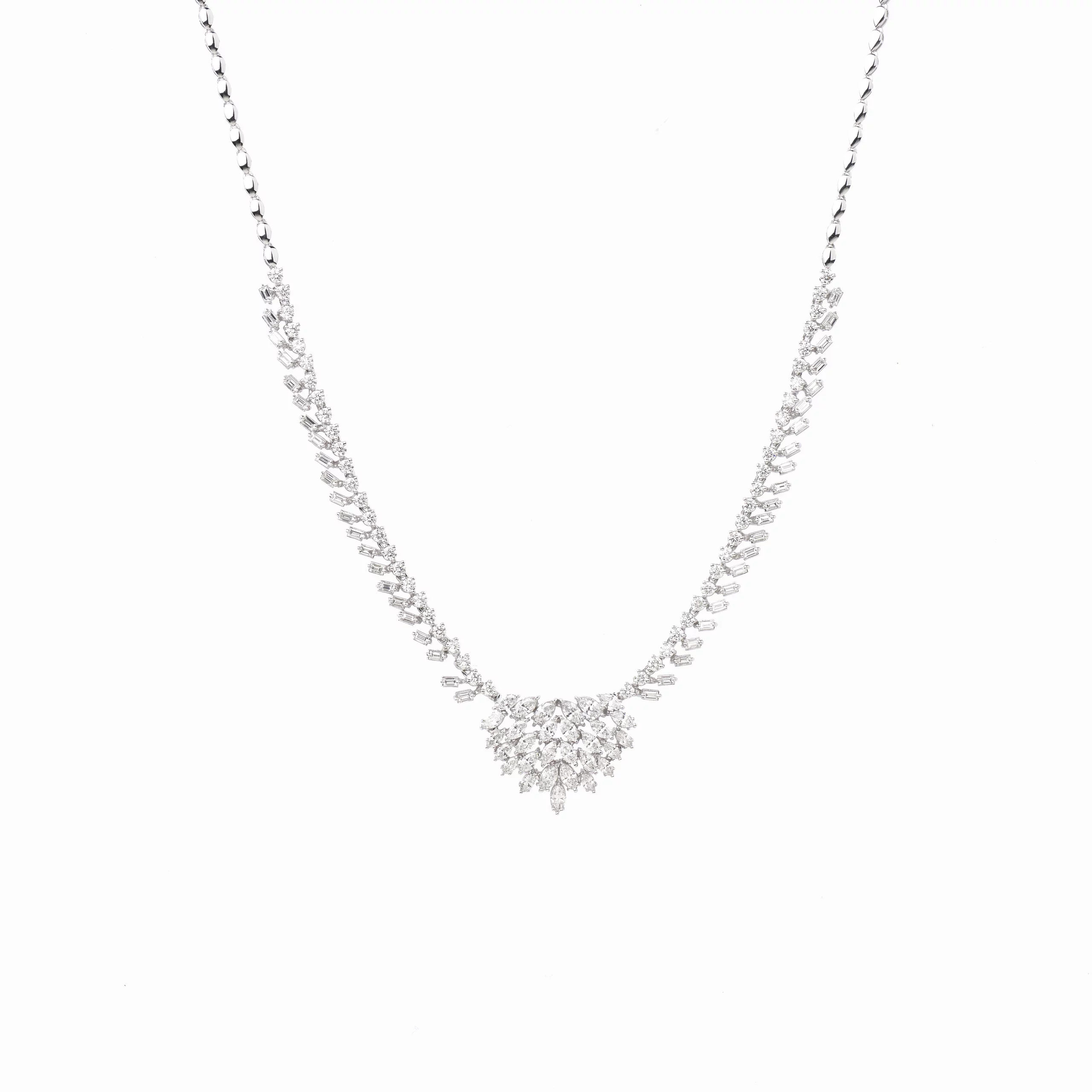 Tiesh Elegant Necklace with Diamonds in 18kt White Gold