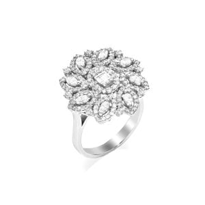 18kt White Gold Ring with Diamonds