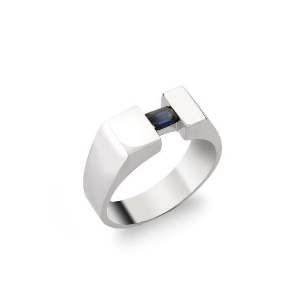 silver-minimalist-blue-sapphire-signet-ring