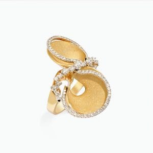 18kt Yellow Gold Ring With Diamonds